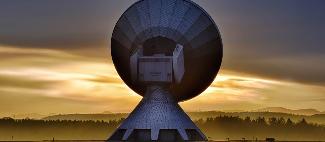 Radiotelescopio para contactar con AstroLab